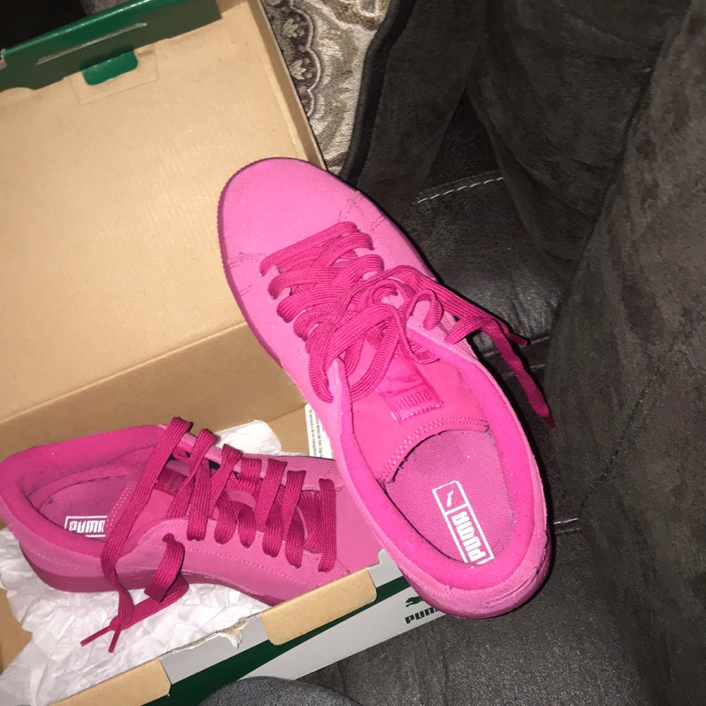 Pink pumas
